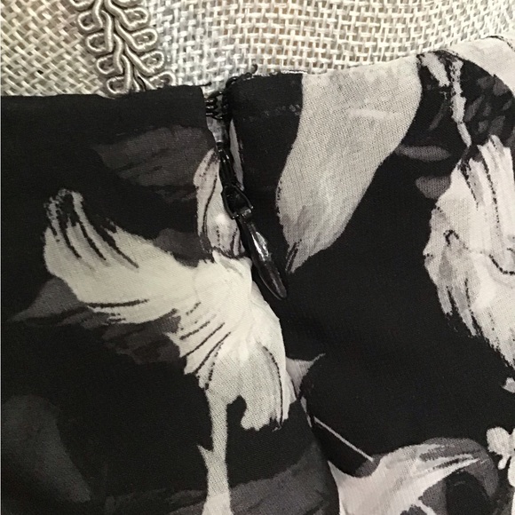 WHITE HOUSE BLACK MARKET TOP - Picture 6 of 12